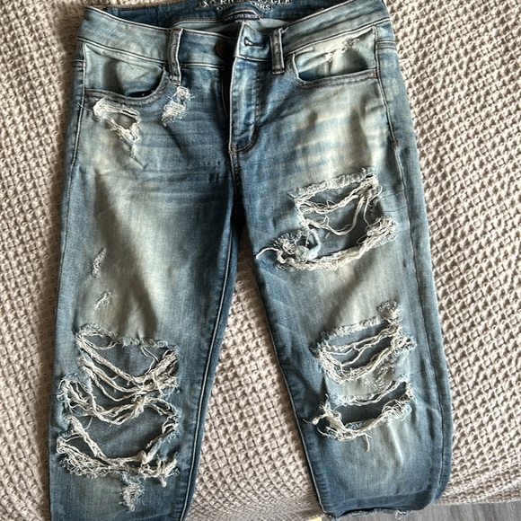 American Eagle size 4 regular, distressed and washed look - Picture 2 of 4
